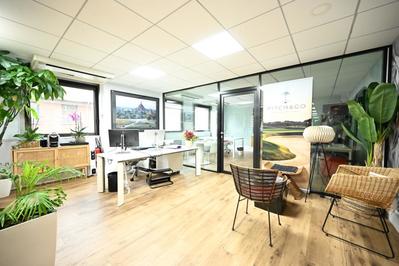 Bureau - 339 m² - 9 pièces