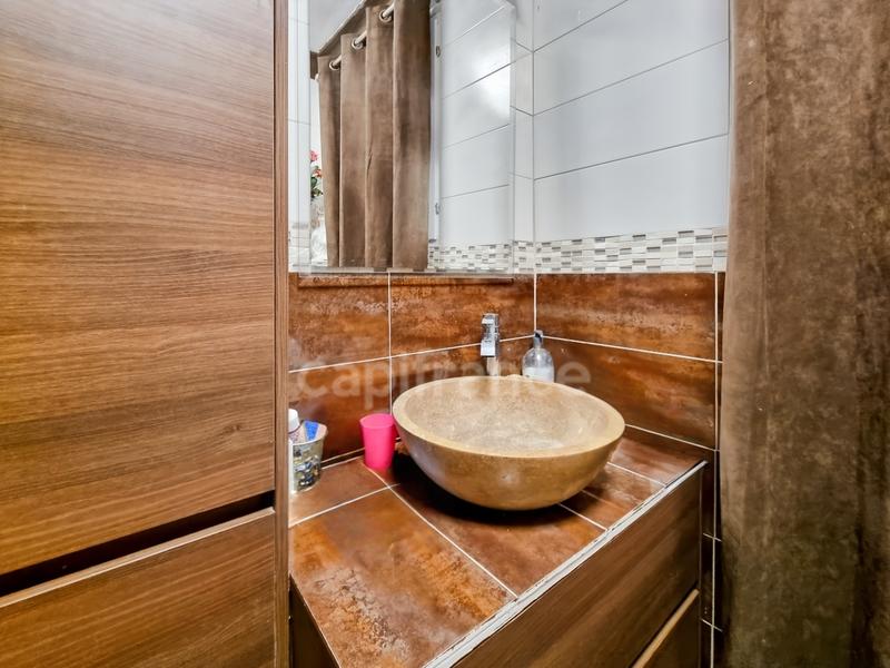 Maison - 272 m² - 10 pièces