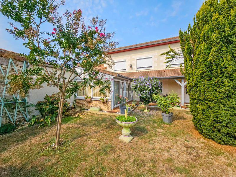 Maison - 320 m² - 11 pièces