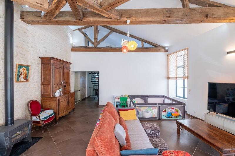 Maison en pierre - 207 m² - 7 pièces