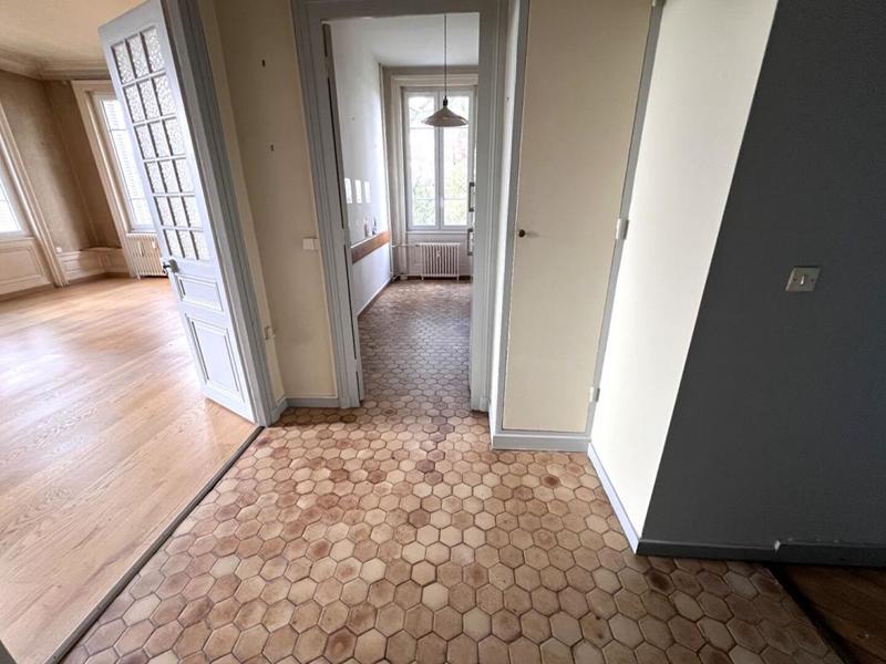 Appartement - 90 m² - 4 pièces