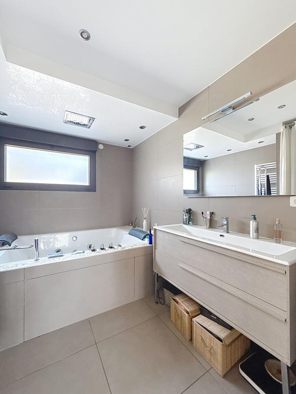 Maison - 130 m² - 4 pièces