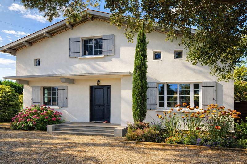 Maison - 250 m² - 10 pièces