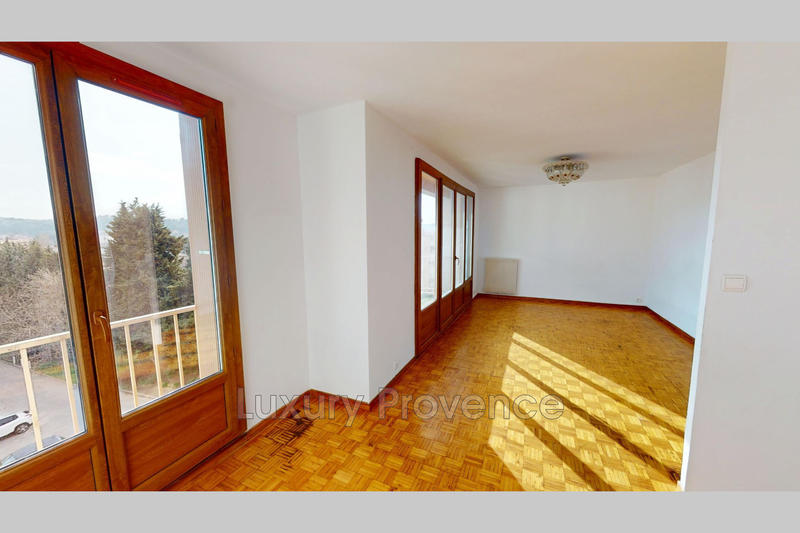 Appartement - 92 m² - 5 pièces