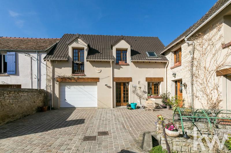 Maison - 210 m² - 7 pièces