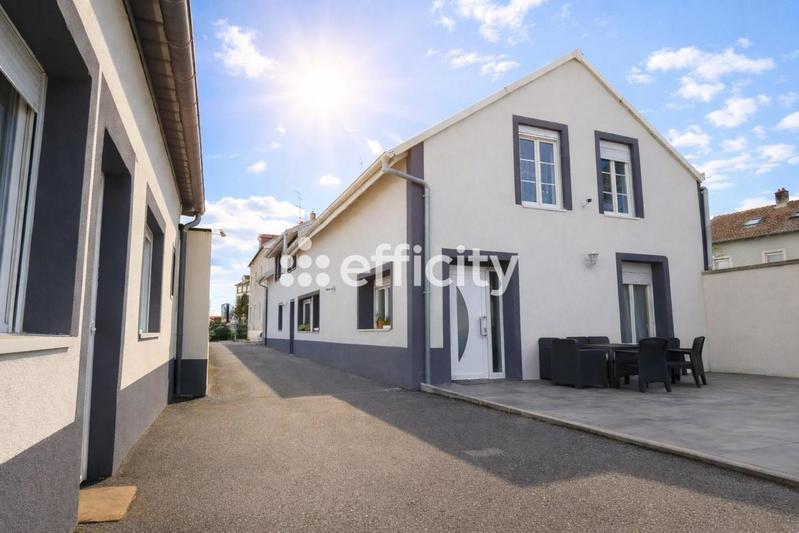 Appartement - 270 m² - 11 pièces