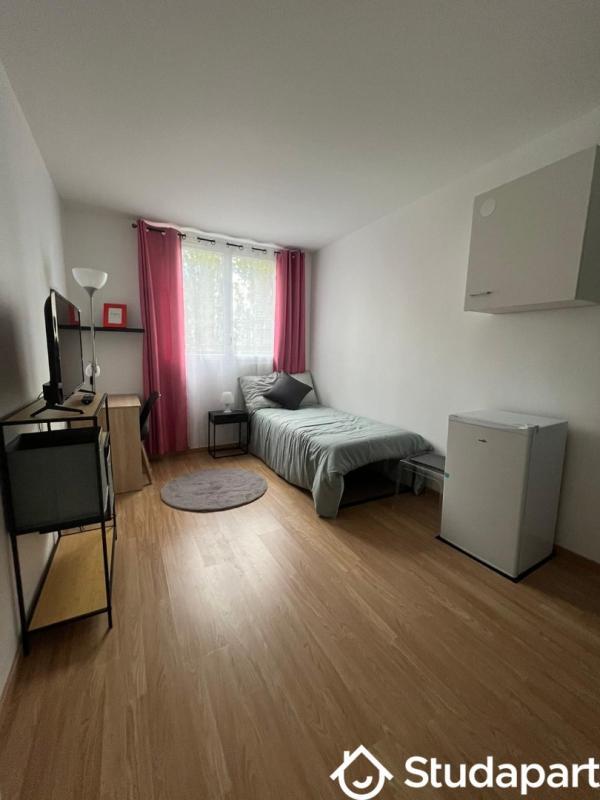 Chambre - 13 m² - 1 pièce