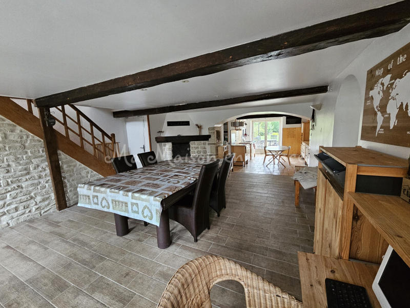 Maison - 250 m² - 10 pièces