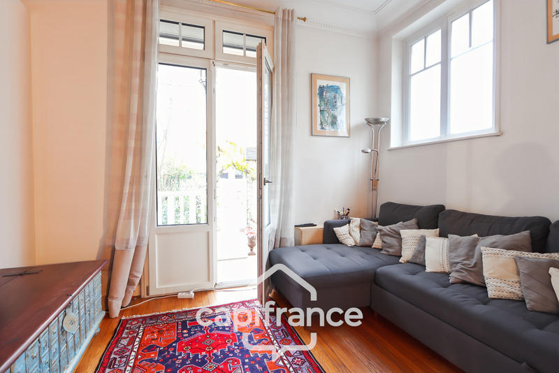 Maison bourgeoise - 250 m² - 10 pièces