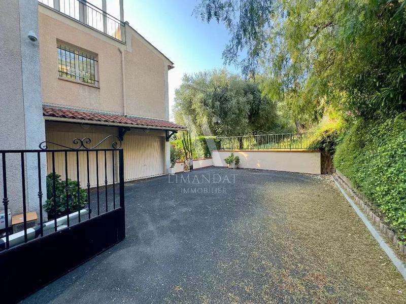 Maison jumelée - 120 m² - 4 pièces