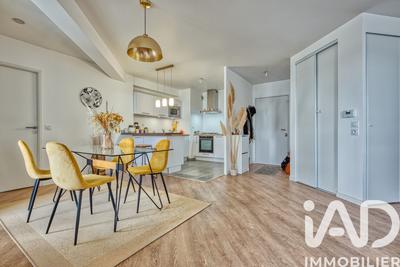 Appartement - 81 m² - 3 pièces