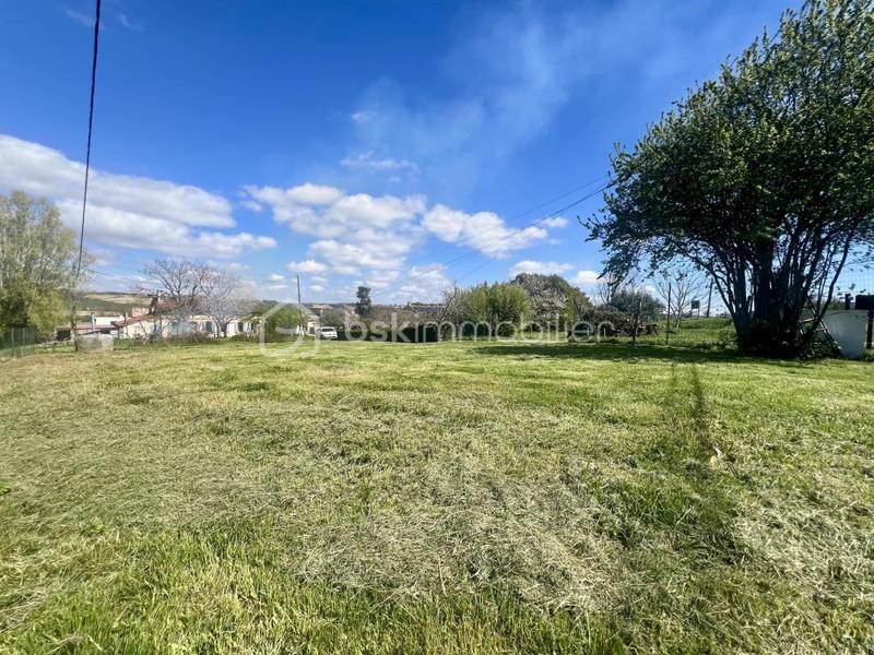 Terrain constructible - 703 m²