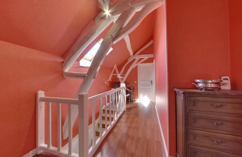 Maison - 218 m² - 6 pièces