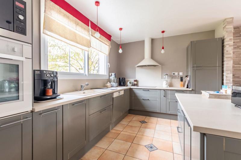 Demeure - 280 m² - 8 pièces