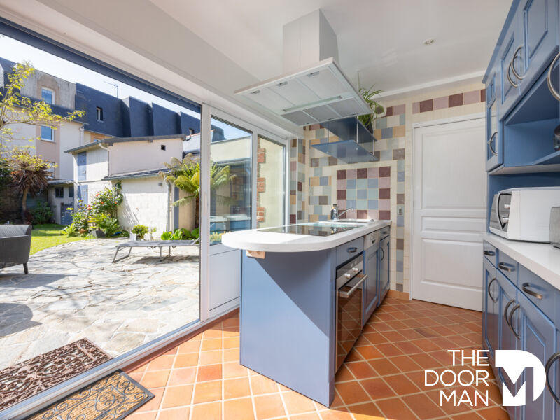 Demeure - 137 m² - 5 pièces