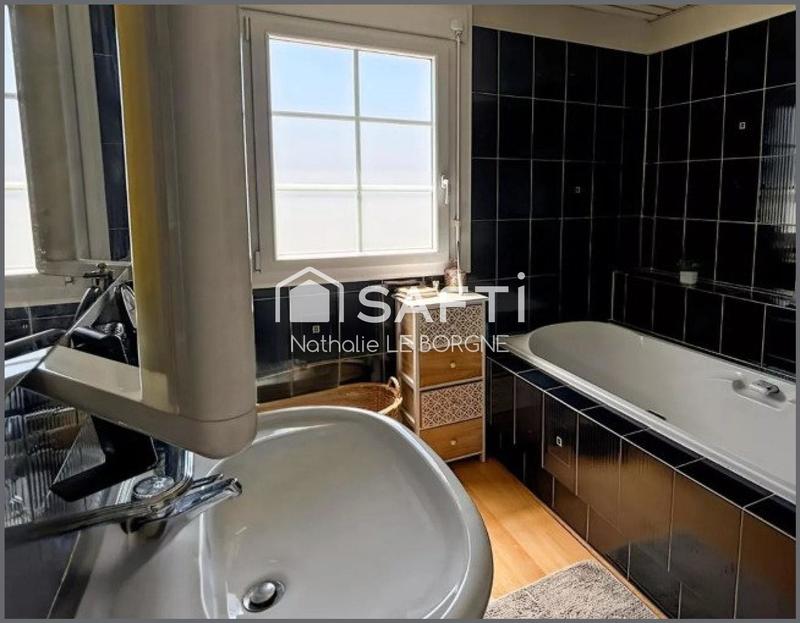 Maison - 97 m² - 5 pièces