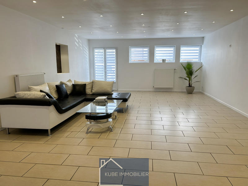 Propriété - 355 m² - 9 pièces