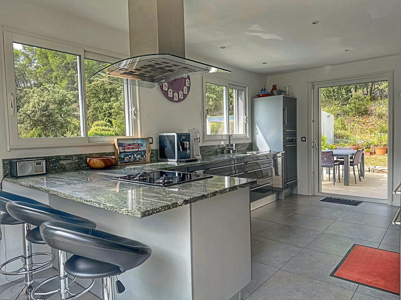 Maison - 226 m² - 10 pièces