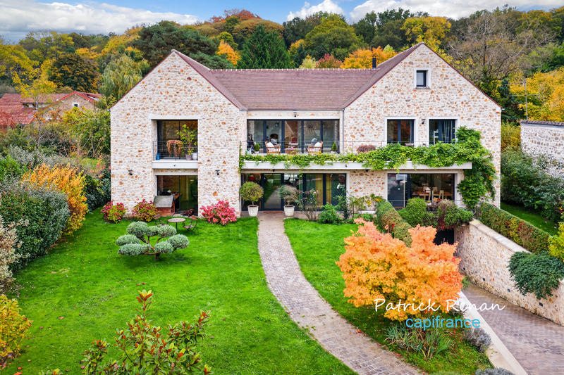 Maison - 439 m² - 8 pièces