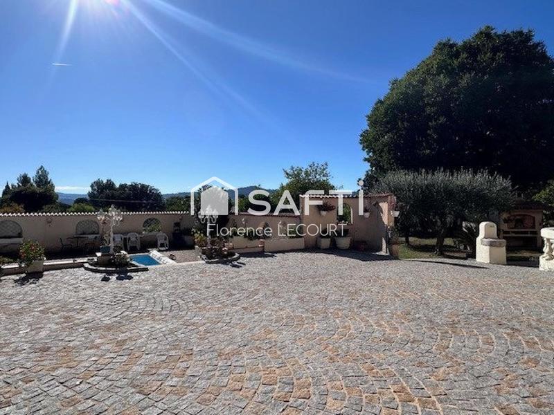 Maison - 220 m² - 7 pièces