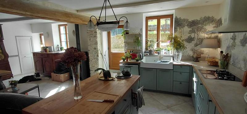 Maison - 280 m² - 9 pièces