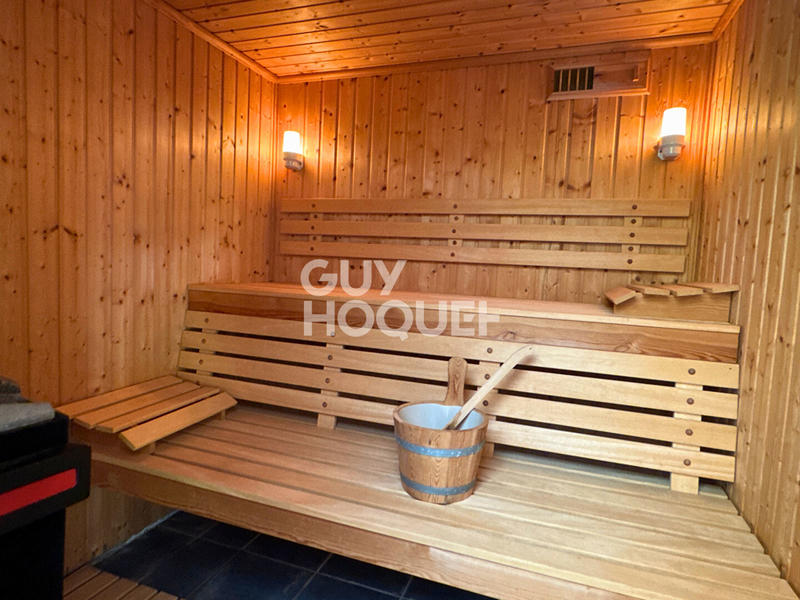 Maison - 514 m² - 15 pièces