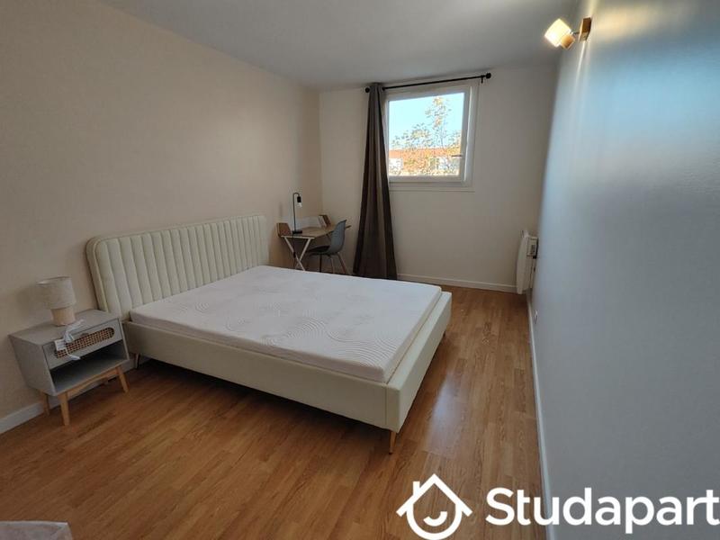 Chambre - 13 m² - 1 pièce