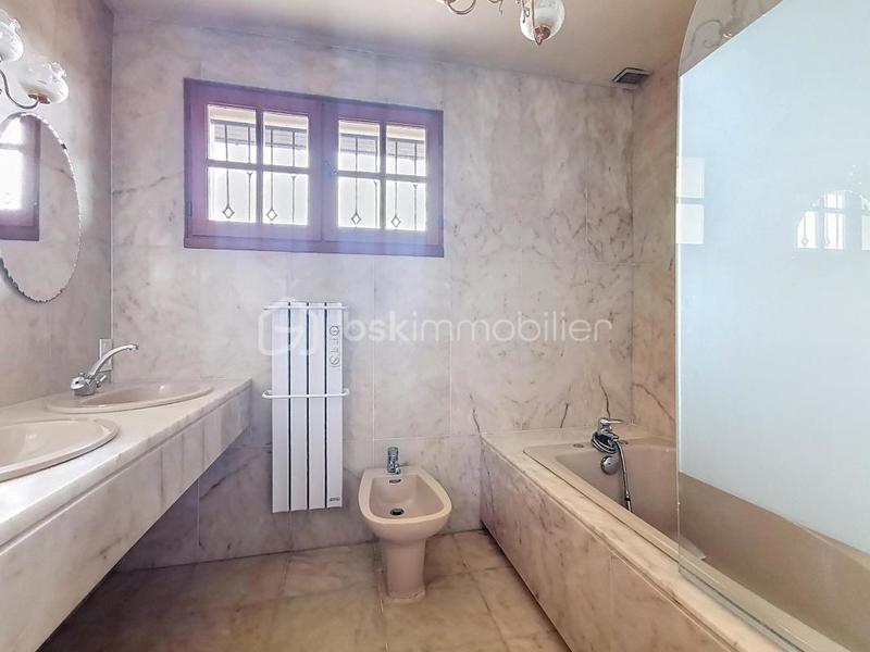 Maison d'architecte - 234 m² - 7 pièces