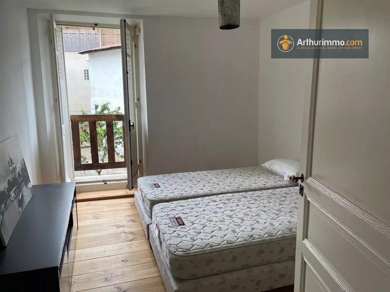 Maison - 205 m² - 8 pièces