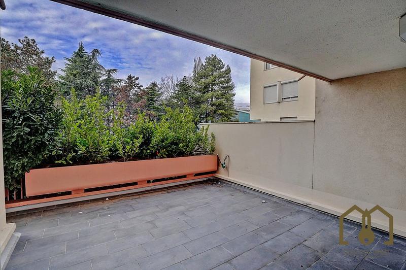 Local commercial - 77 m² - 3 pièces