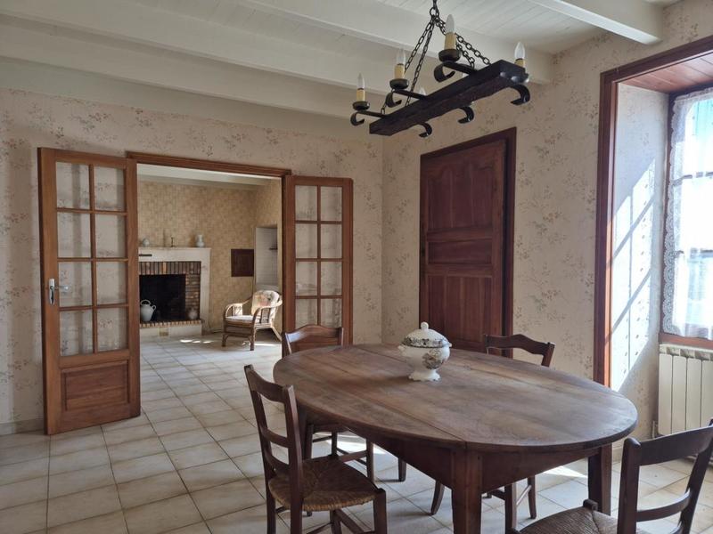 Maison en pierre - 197 m² - 8 pièces