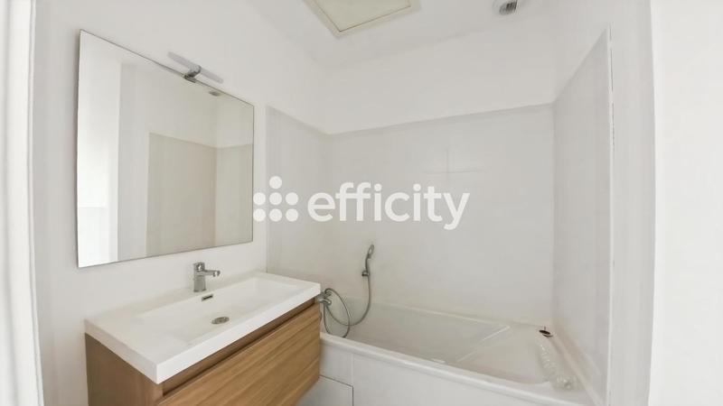 Maison jumelée - 78 m² - 4 pièces