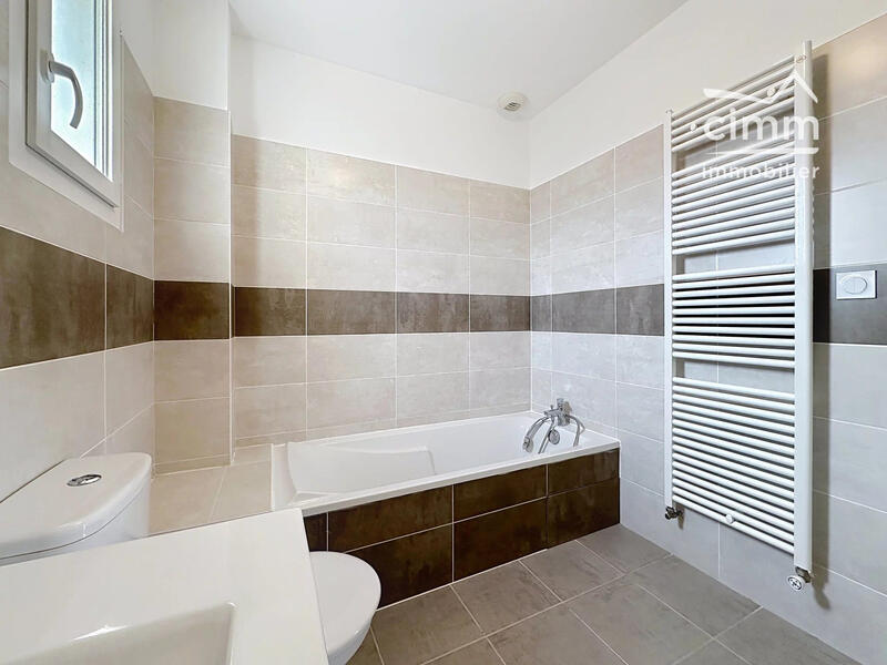 Maison - 80 m² - 4 pièces