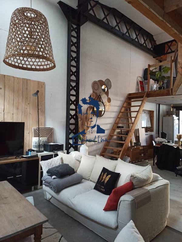 Maison - 326 m² - 4 pièces