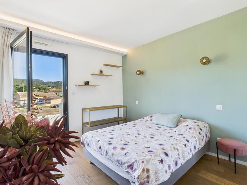 Appartement - 94 m² - 4 pièces