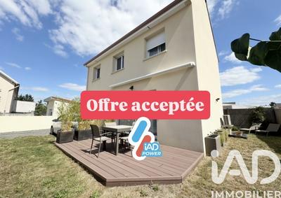 Maison - 90 m² - 5 pièces