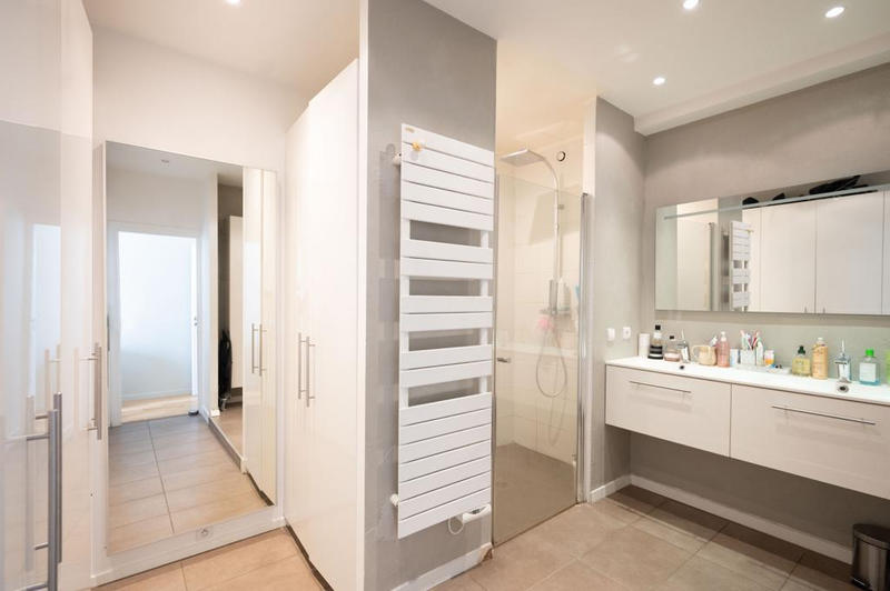 Maison - 250 m² - 7 pièces