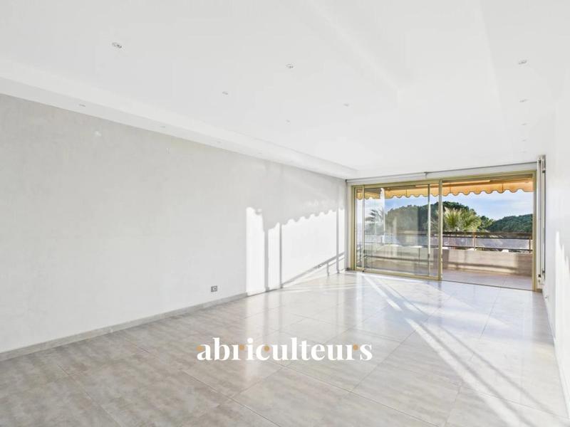 Appartement ancien - 84 m² - 4 pièces