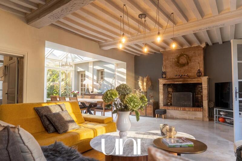 Maison - 300 m² - 9 pièces