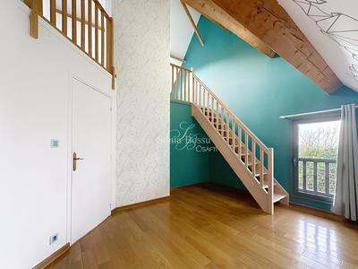 Maison - 270 m² - 10 pièces