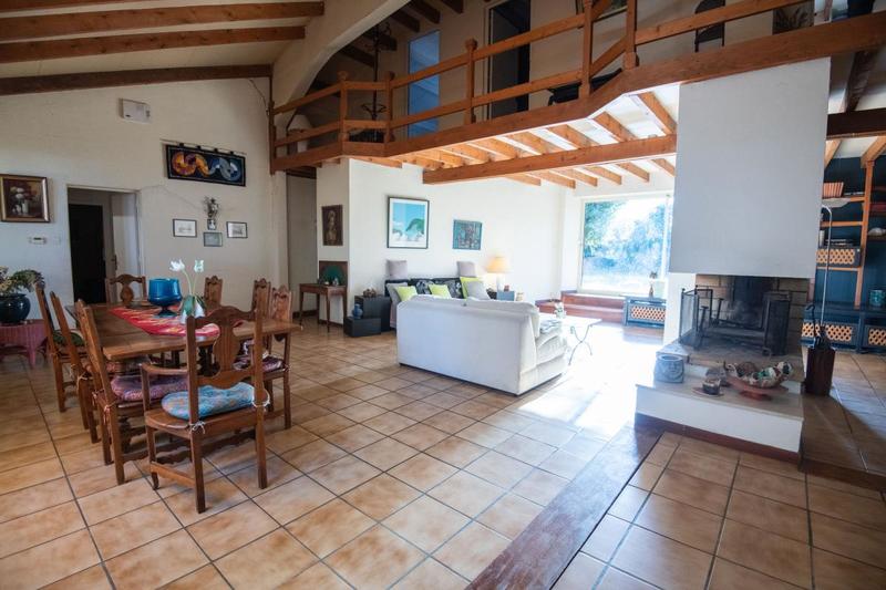 Maison - 260 m² - 2 pièces