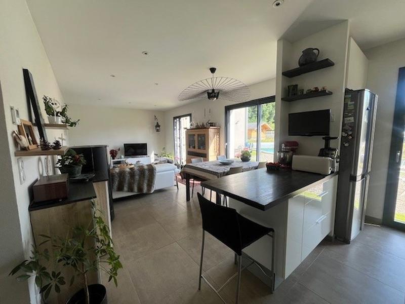 Maison - 254 m² - 9 pièces