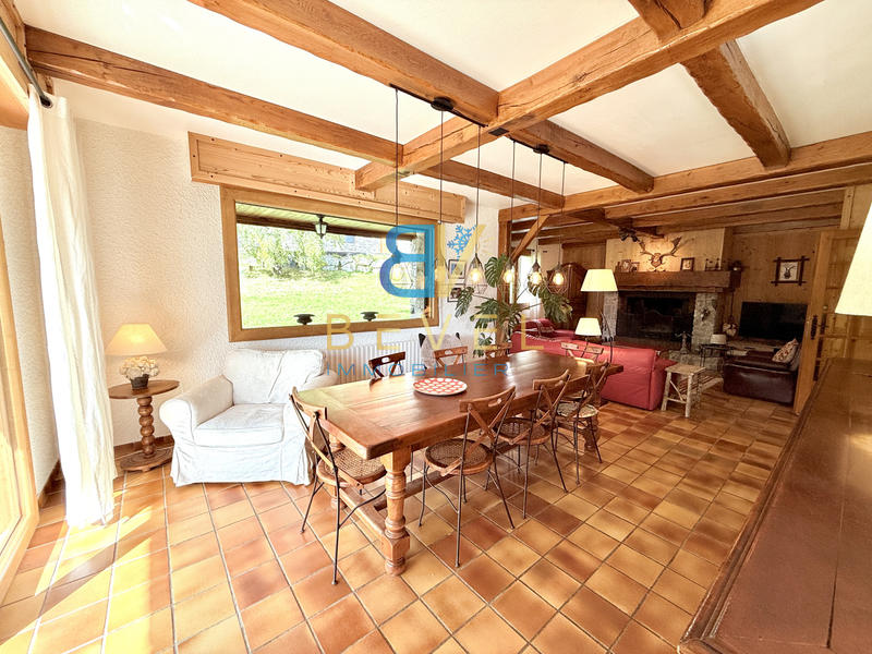 Châlet - 280 m² - 10 pièces
