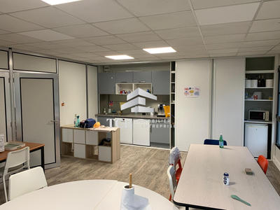 Bureau - 180 m²