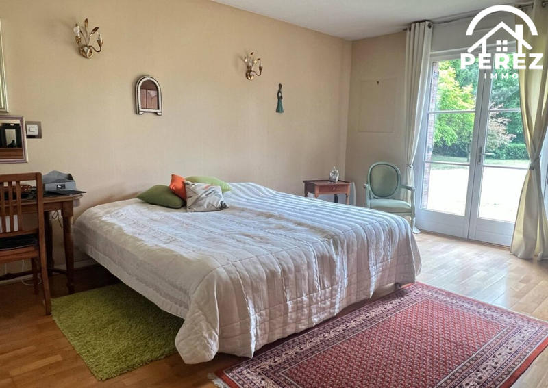 Maison - 205 m² - 8 pièces