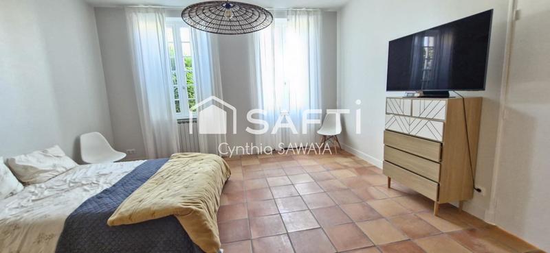 Maison - 241 m² - 7 pièces