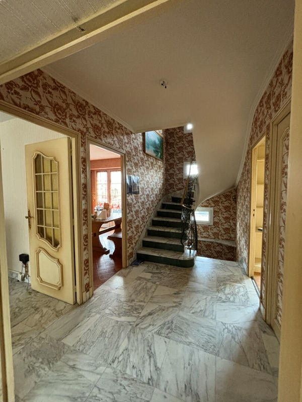 Maison - 295 m² - 12 pièces