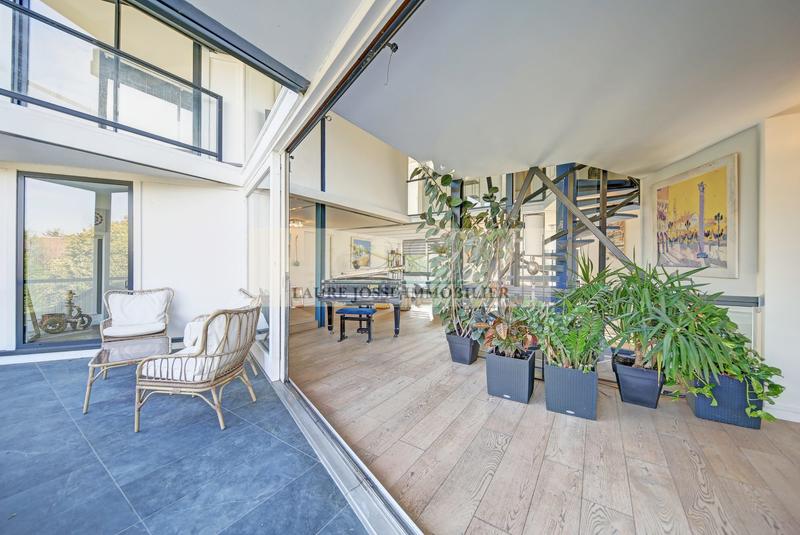 Maison contemporaine - 366 m² - 12 pièces