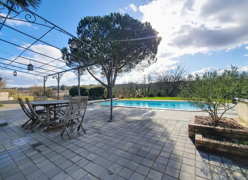 Maison - 170 m² - 5 pièces