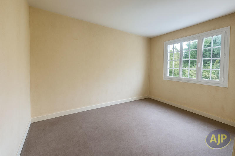 Maison - 91 m² - 6 pièces